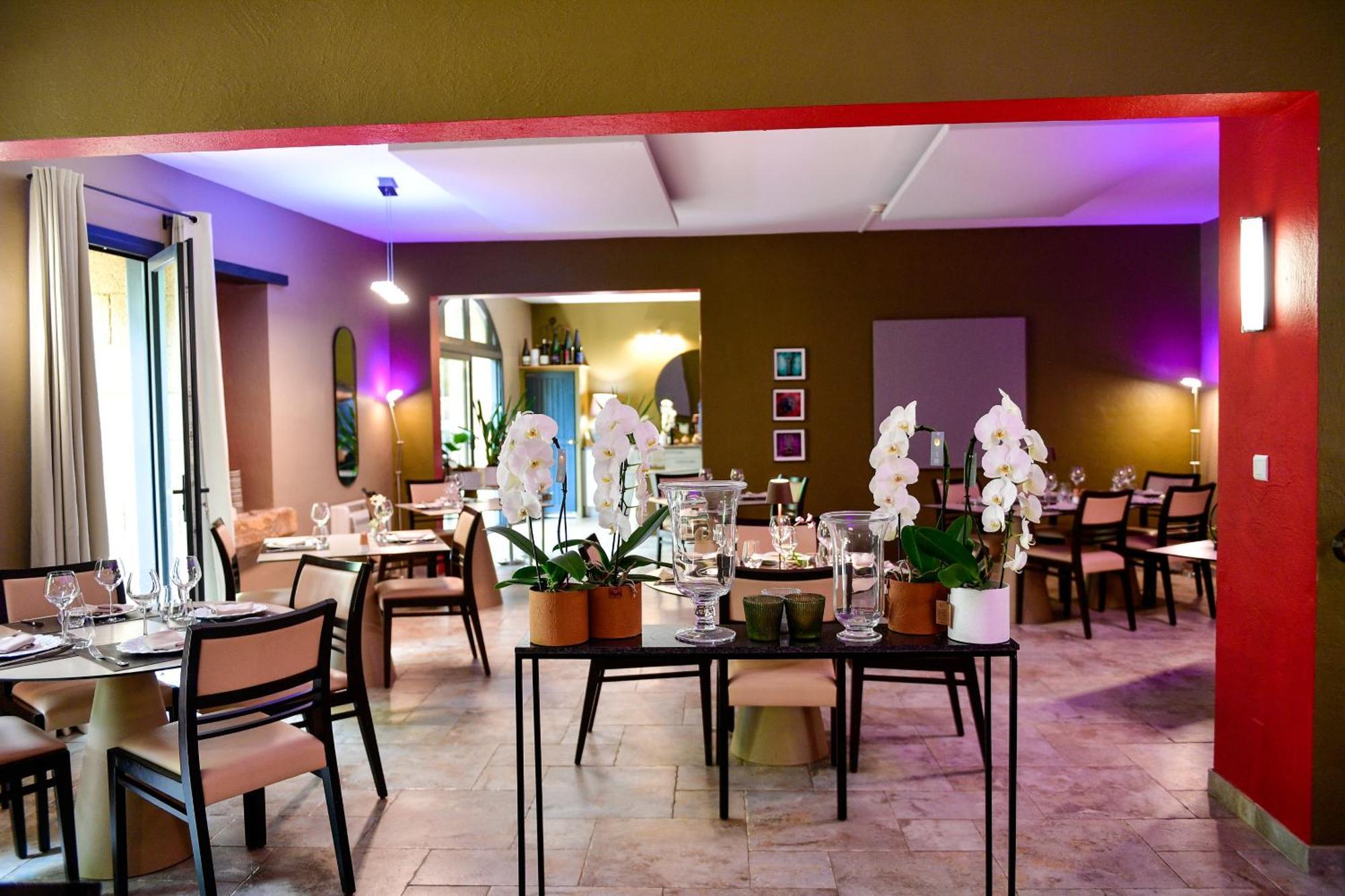 Le Mas Des Aigras - Hotel & Restaurant De Charme En Provence Orange  Bagian luar foto